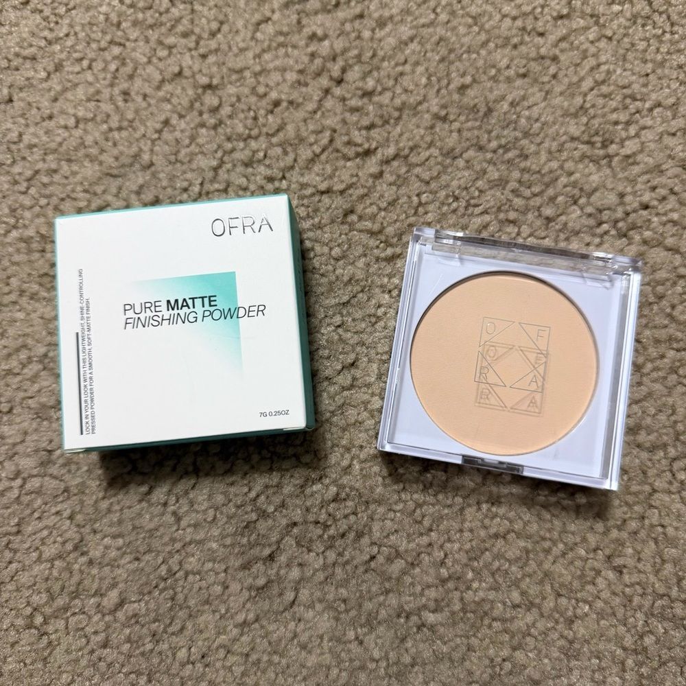 New ✨ Ofra Cosmetics Pure Matte Finishing Powder in Fair